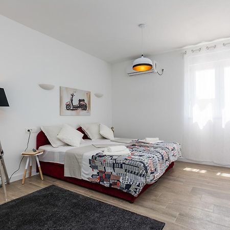 Apartments Marta 1 Zadar Bagian luar foto