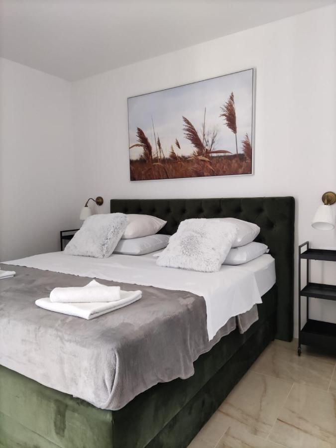 Apartments Marta 1 Zadar Bagian luar foto