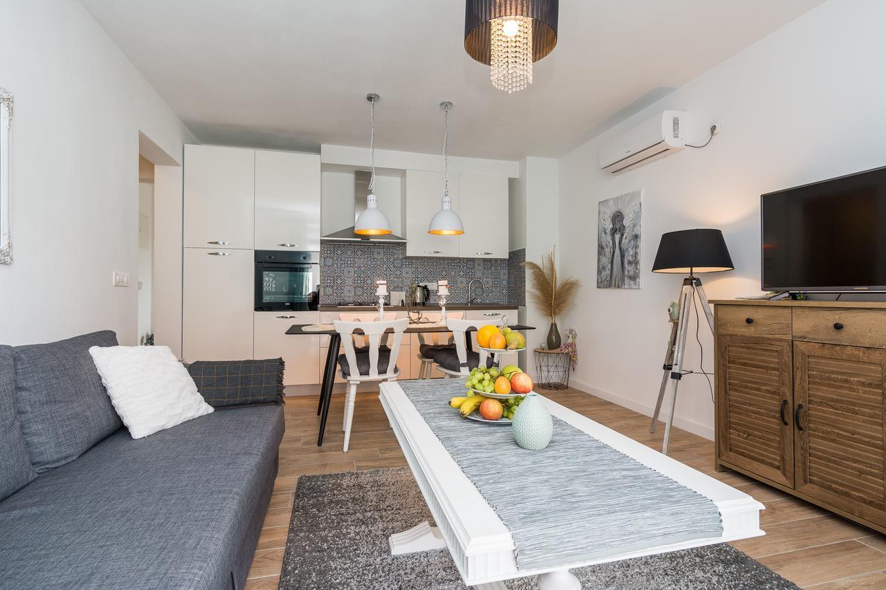 Apartments Marta 1 Zadar Bagian luar foto
