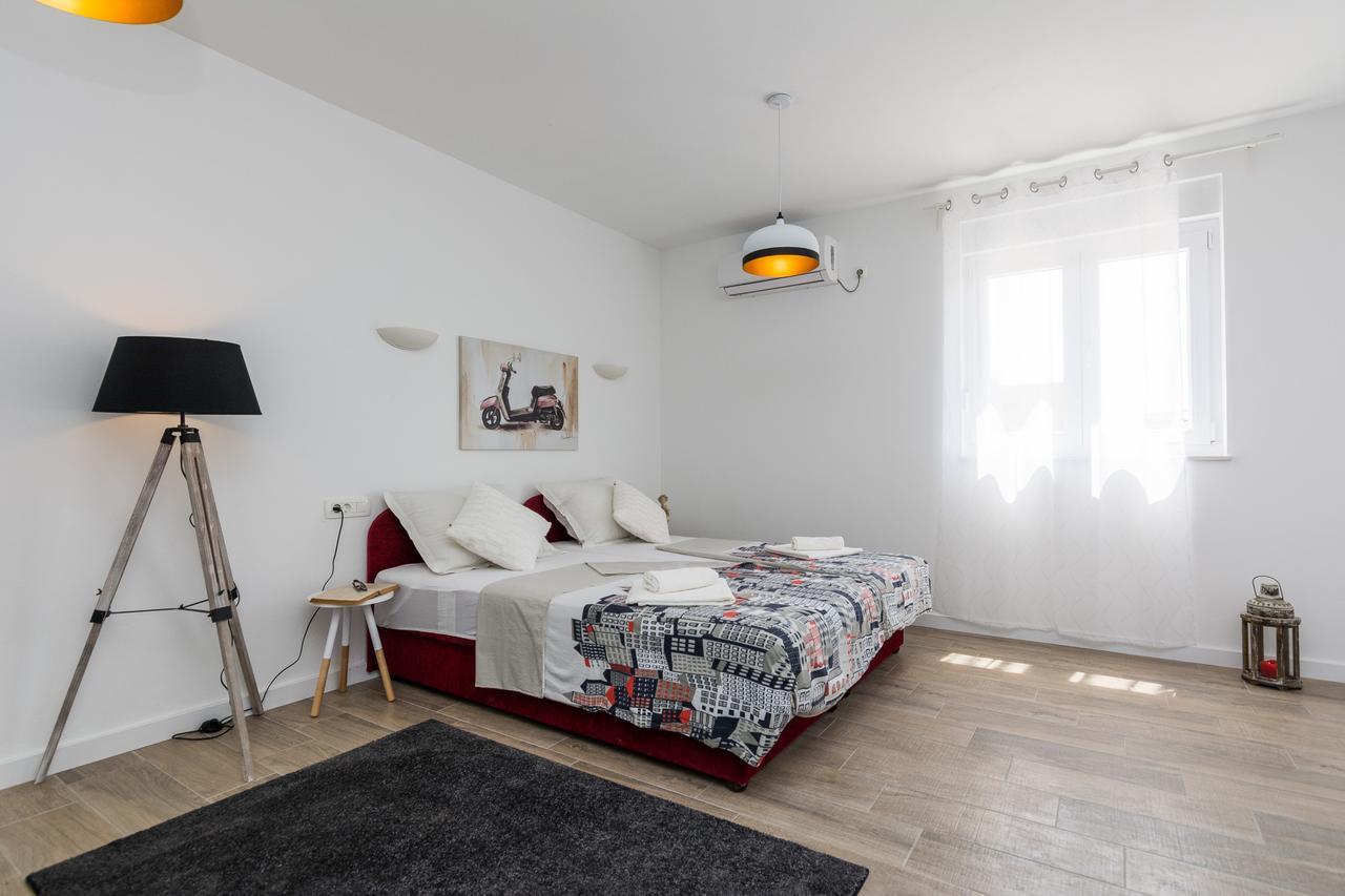 Apartments Marta 1 Zadar Bagian luar foto