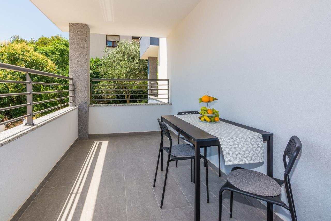 Apartments Marta 1 Zadar Bagian luar foto